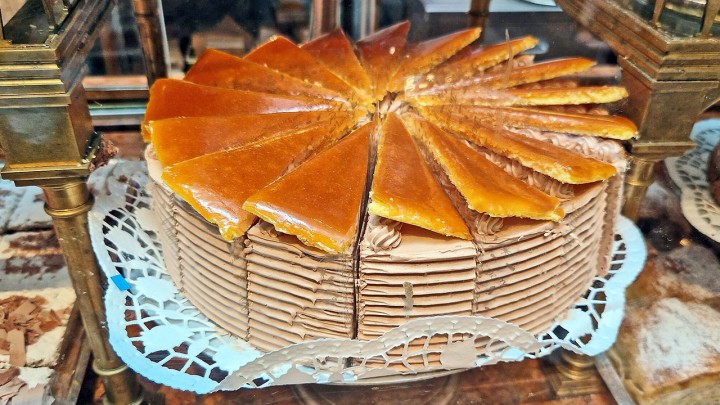 Házi dobostorta recept: ez a finomság volt annak idején Sissi királyné kedvence!