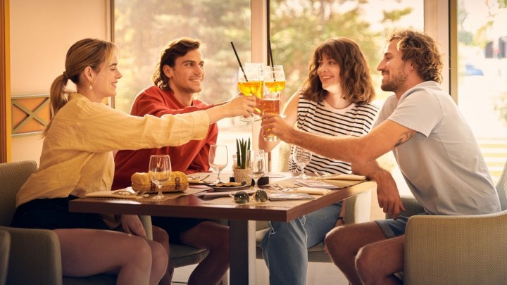 Ma van a barátság világnapja: különleges kedvezményprogrammal készült a Danubius Hotels!