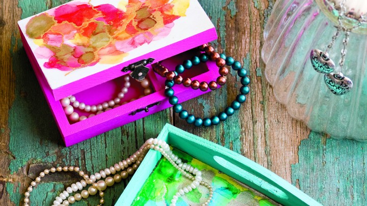 Készíts meseszép, színes ékszertartókat: alkotónk segít a megvalósításban!