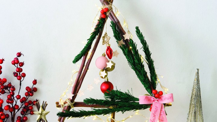 Készíts alkotónk segítségével alternatív karácsonyfát: ez bármilyen helyiségben jól mutat!