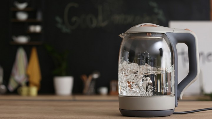 4 hasznos dolog, amire a forralt vizet használhatod otthon: jól jönnek majd ezek az ötletek!