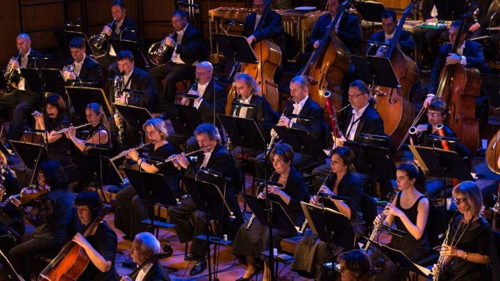 Exkluzív koncerttel zárja az évet a Nemzeti Filharmonikus Zenekar: különleges zenei élmény karácsonyra