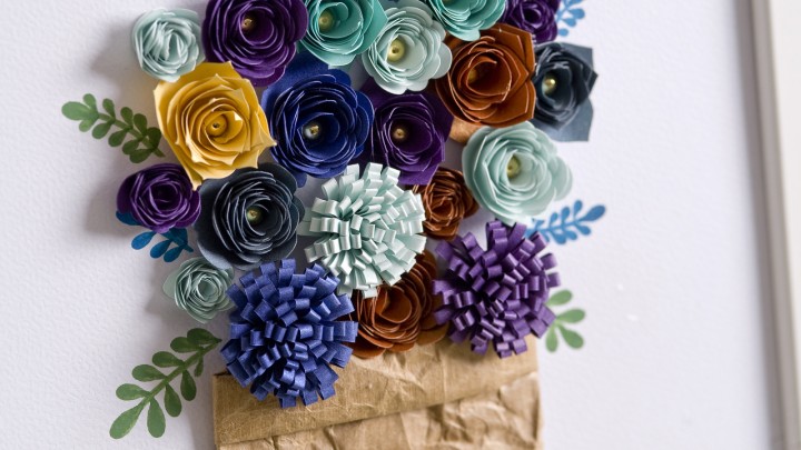 Egy csokor szeretettel: bájos dekorációs ötlet a falra, amit alkotónk segít elkészíteni!