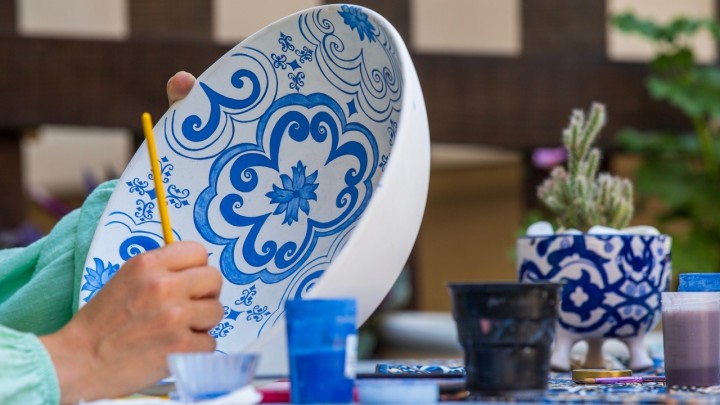 Porcelánfestés kisokos: alkotónk összeszedte a legfontosabb tudnivalókat!